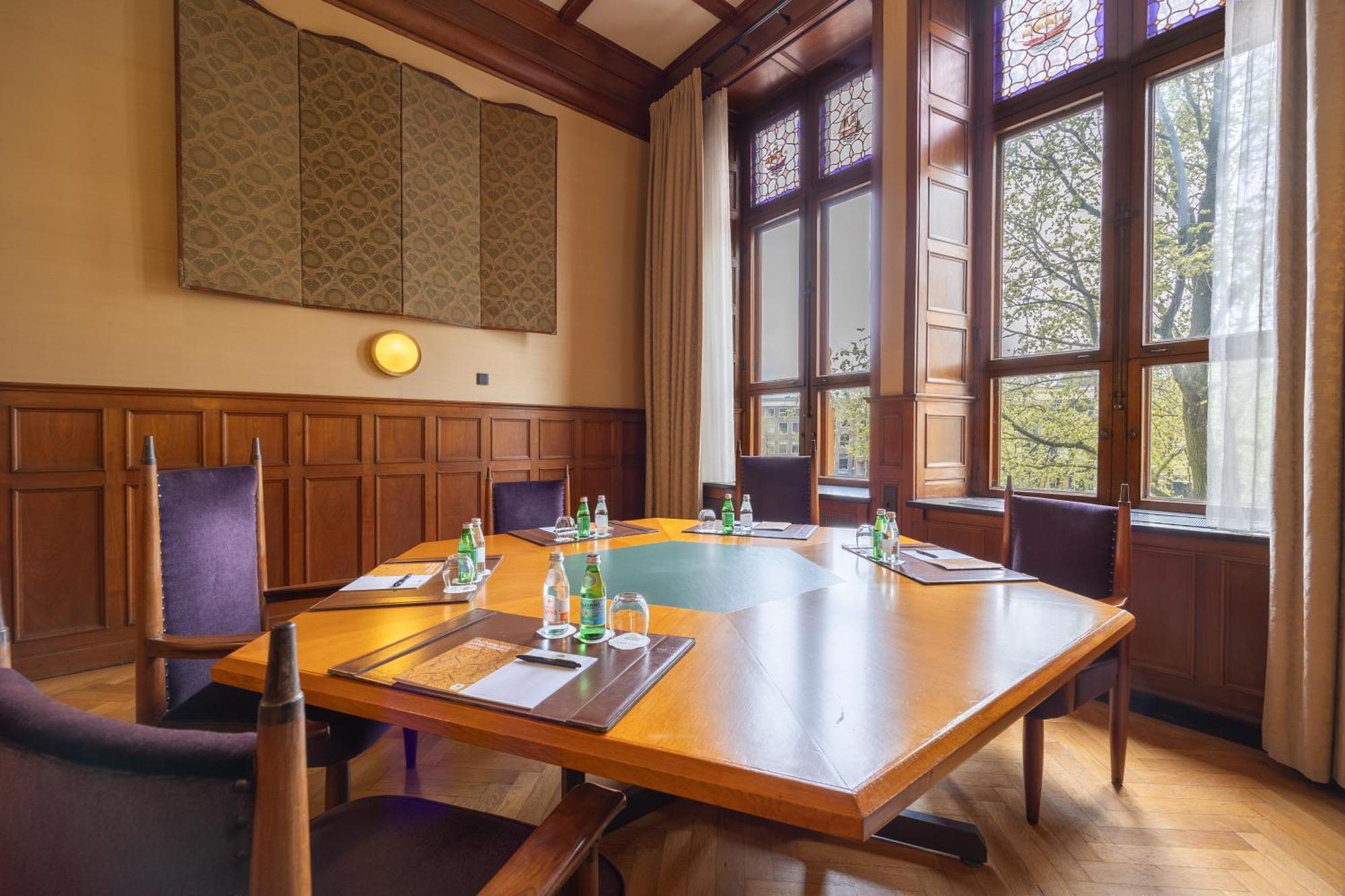 Grand Hotel Amrath Амстердам Екстериор снимка The boardroom