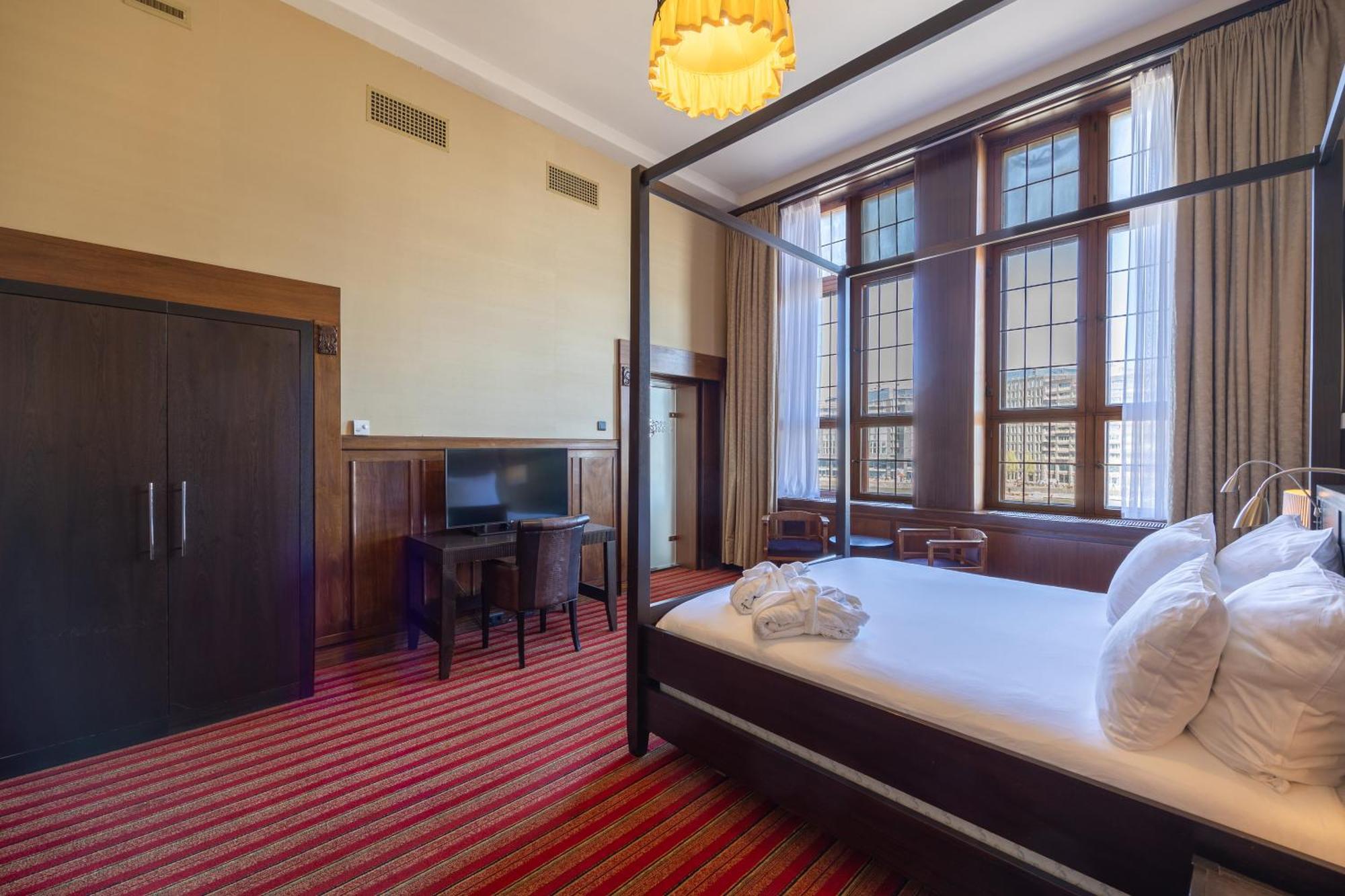 Grand Hotel Amrath Амстердам Екстериор снимка Suite