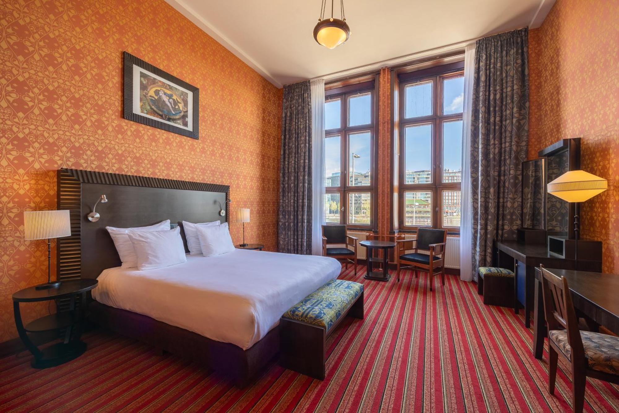 Grand Hotel Amrath Амстердам Екстериор снимка A room at the hotel